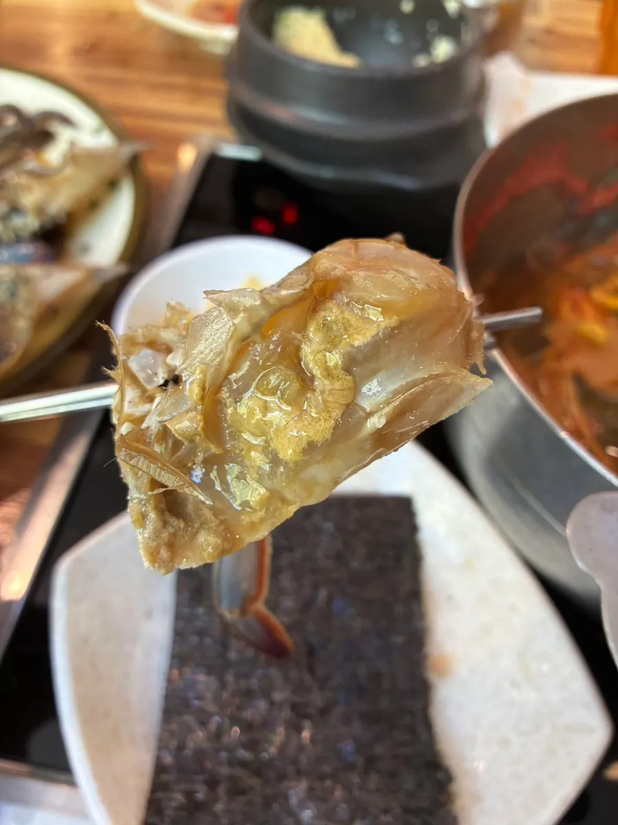 둘이서 비운 게장 껍데기