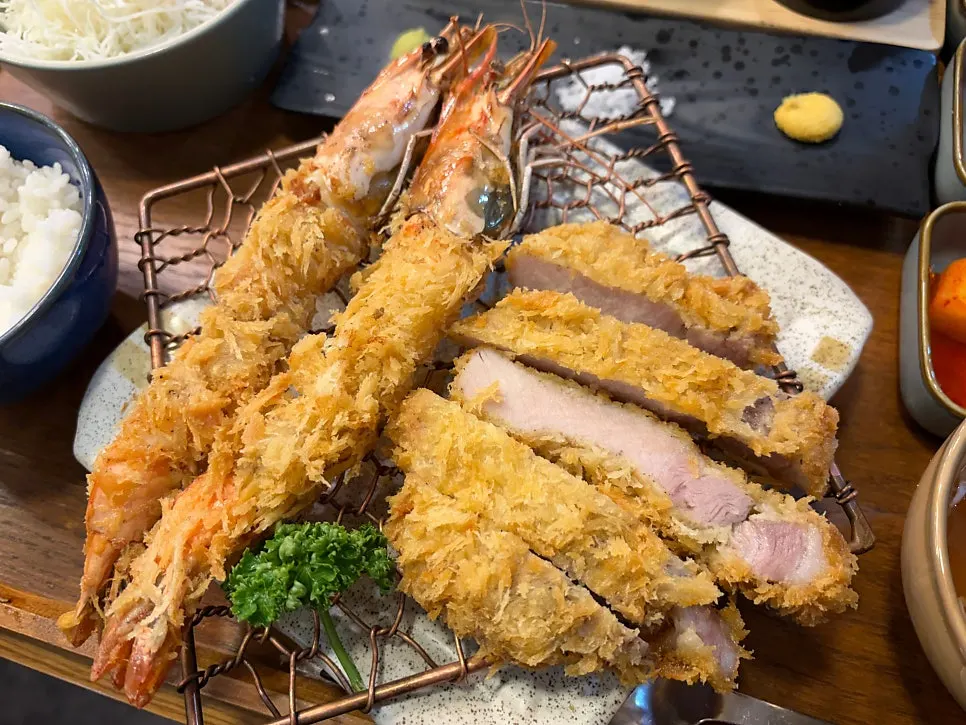 올리브유에 찍어 먹는 돈까스
