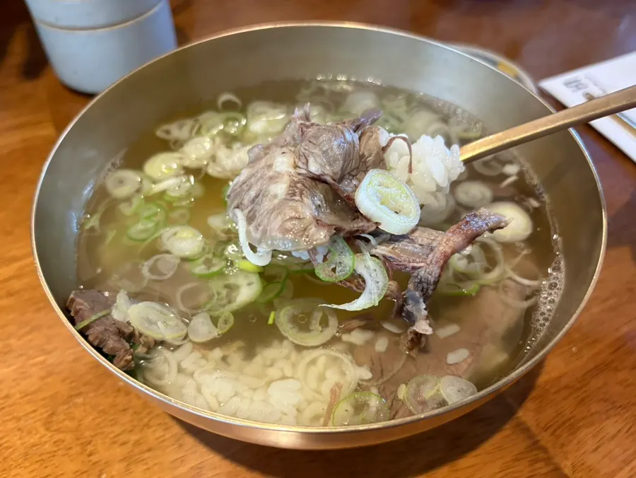Beef dipped in the special soy sauce with gomtang