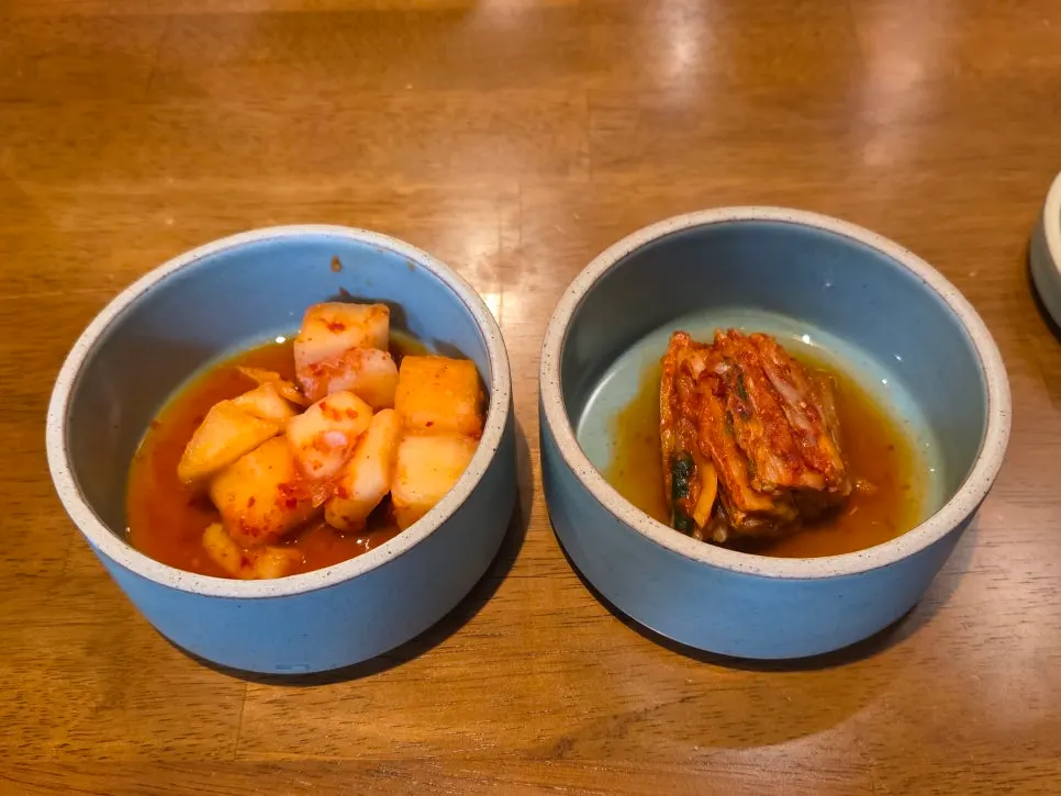 Neatly plated kimchi and kkakdugi