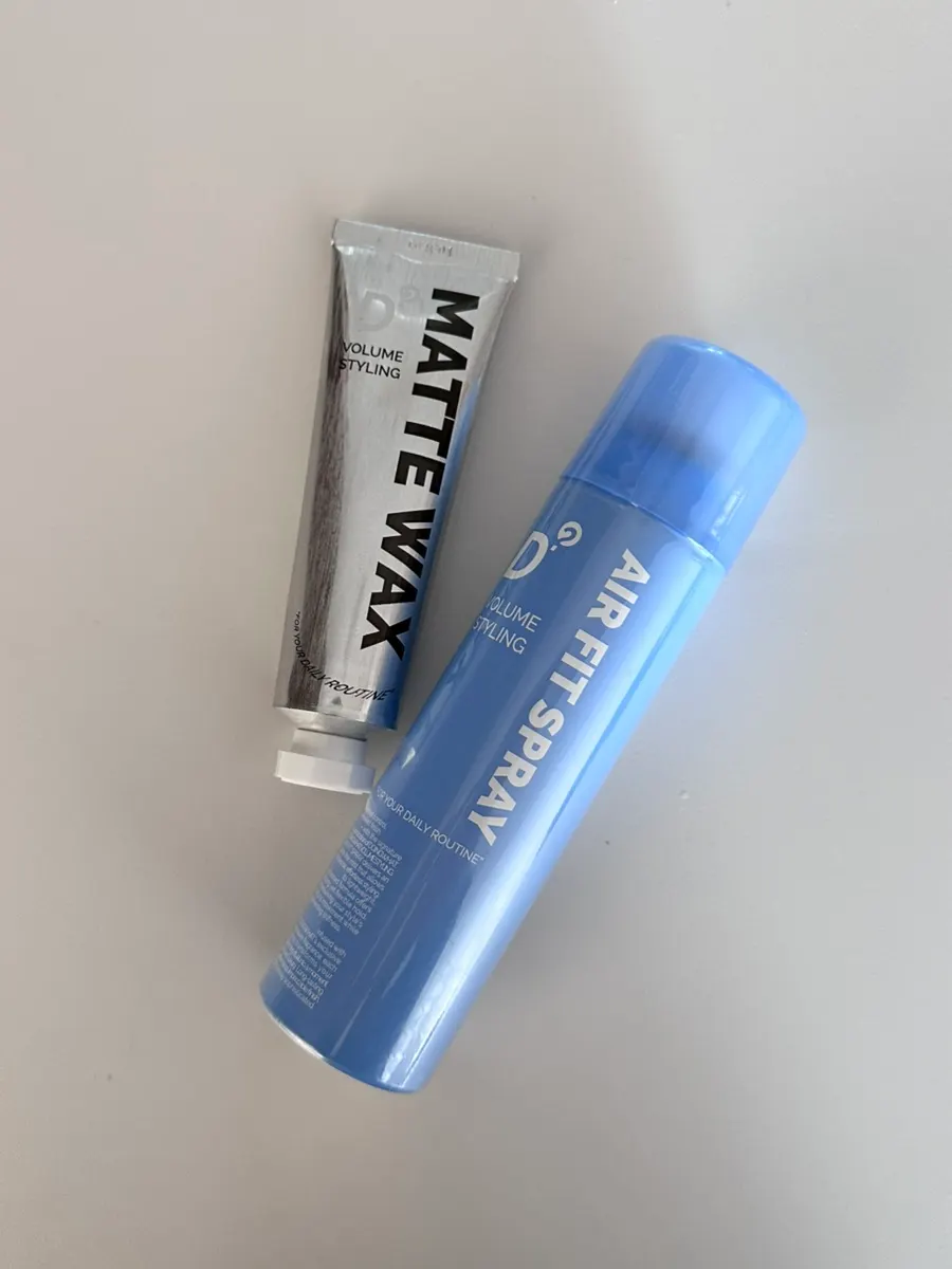 Hair spray application and blow-dry setting guide photo