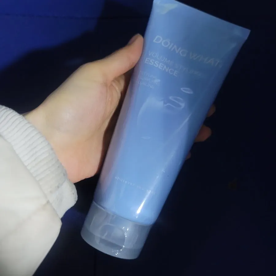 Daily hair styling essence product image