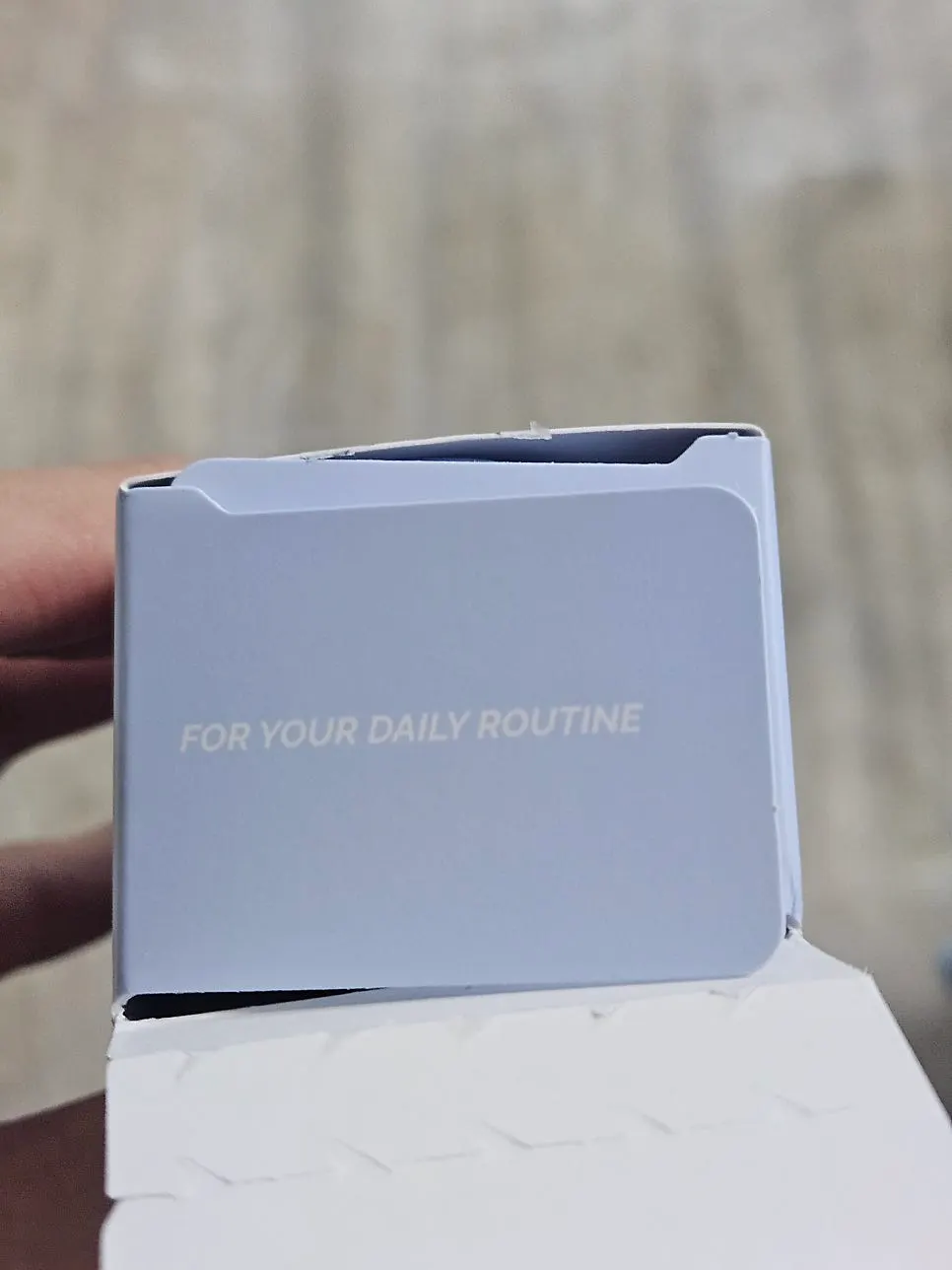 Low-irritation lotion suitable for use after shaving