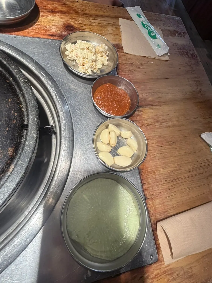 Generous serving of mountain garlic leaves