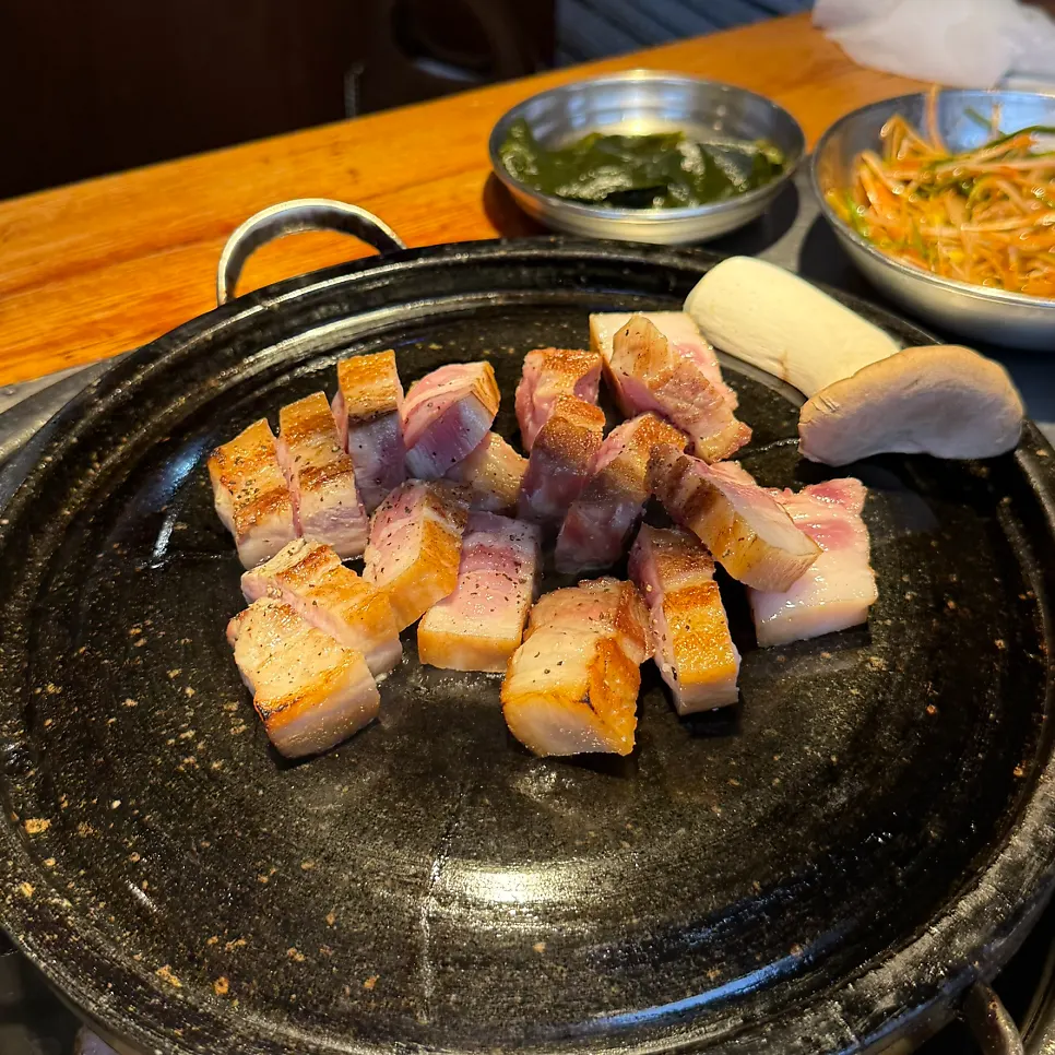 칼집이 촘촘하게 들어간 도적 칼삼겹살