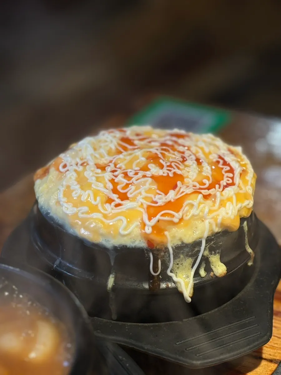 Fluffy cheese egg soufflé at Dojeok Hapjeong
