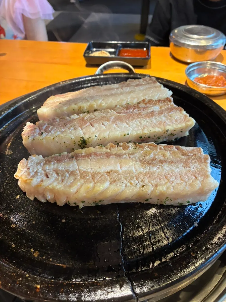 A grill pan unique to this pork belly restaurant
