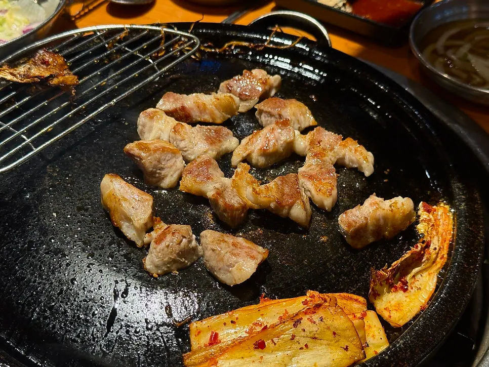 돌판에서 익는 황제덧살 1인분