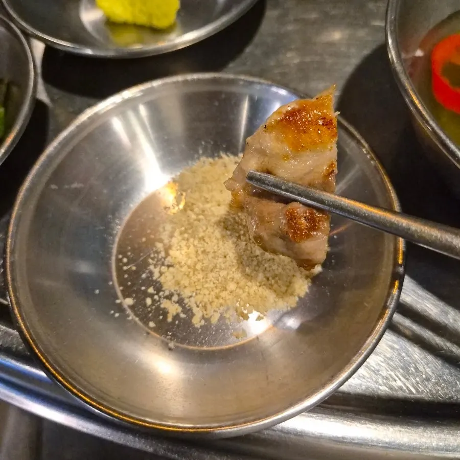 A perfectly grilled piece of kkodeulsal