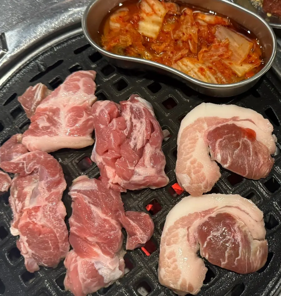 노릇하게 익은 꼬들살 클로즈업
