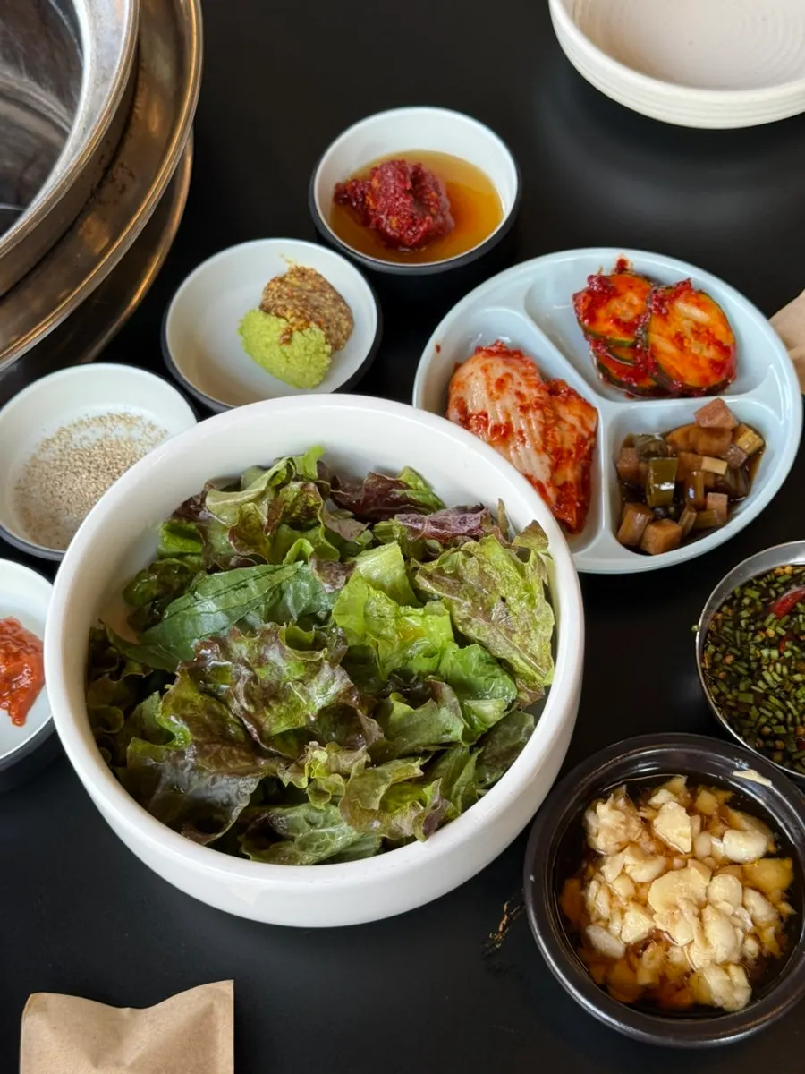 돌격한우 밑반찬 상차림