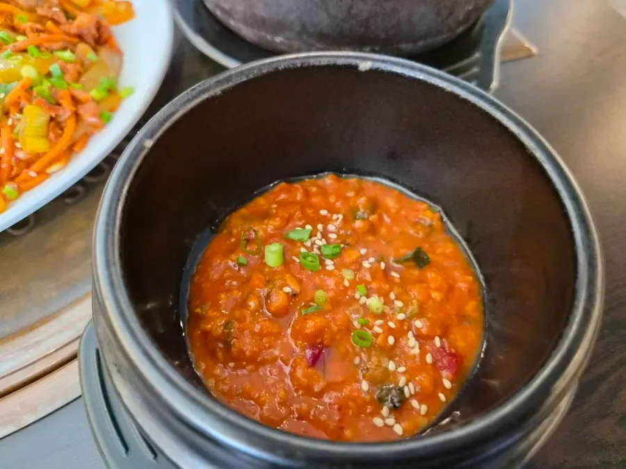 쌈밥정식과 함께 나온 된장찌개