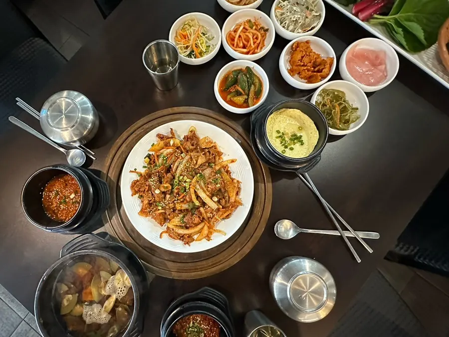 식사를 마친 돌쇠쌈밥 테이블