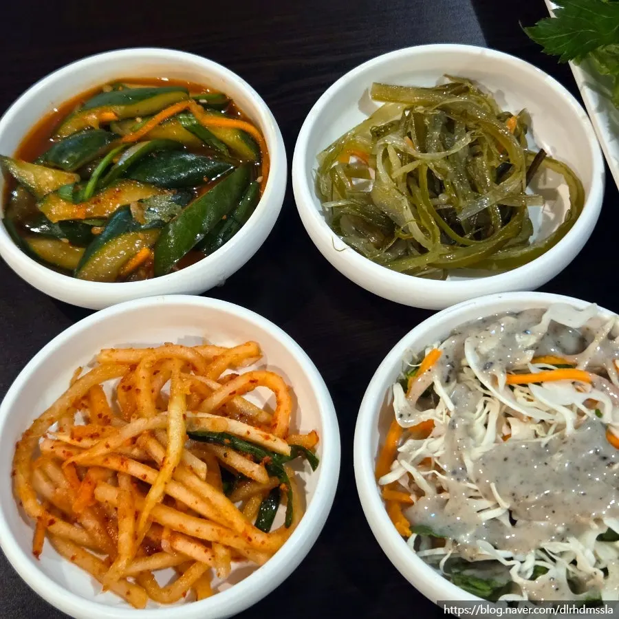 Lightly seasoned side dish plates