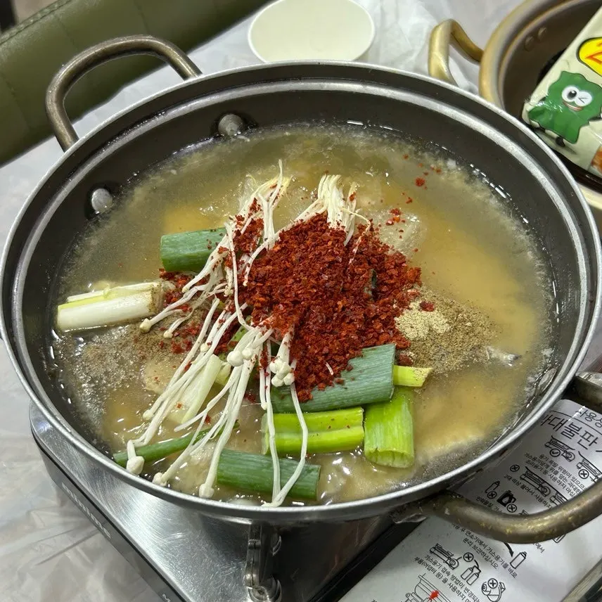 Spicy stew included with the set