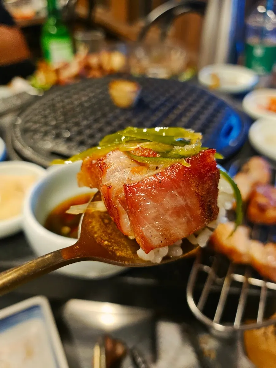 よく焼けたオギョプサルのアップ