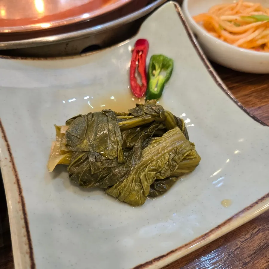 한우불고기와 함께 차려진 기본찬
