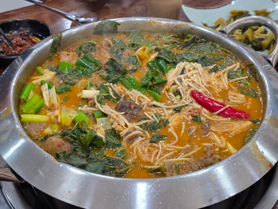 Separately provided refill broth