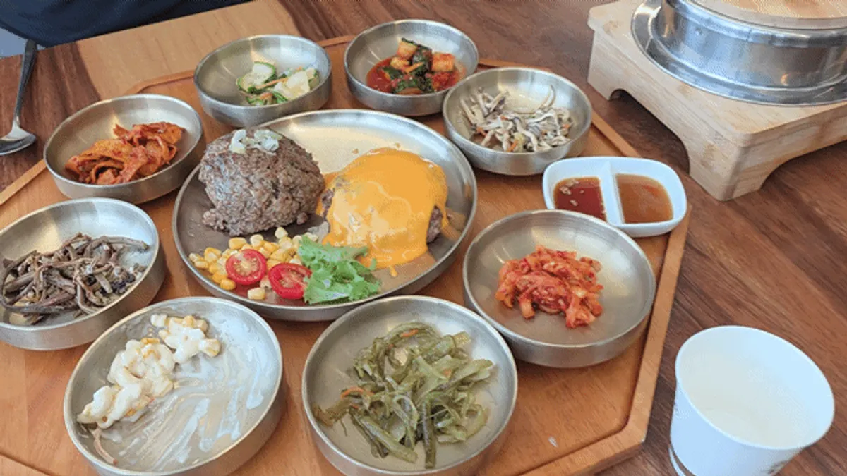 동암떡갈비 셀프바 반찬 코너