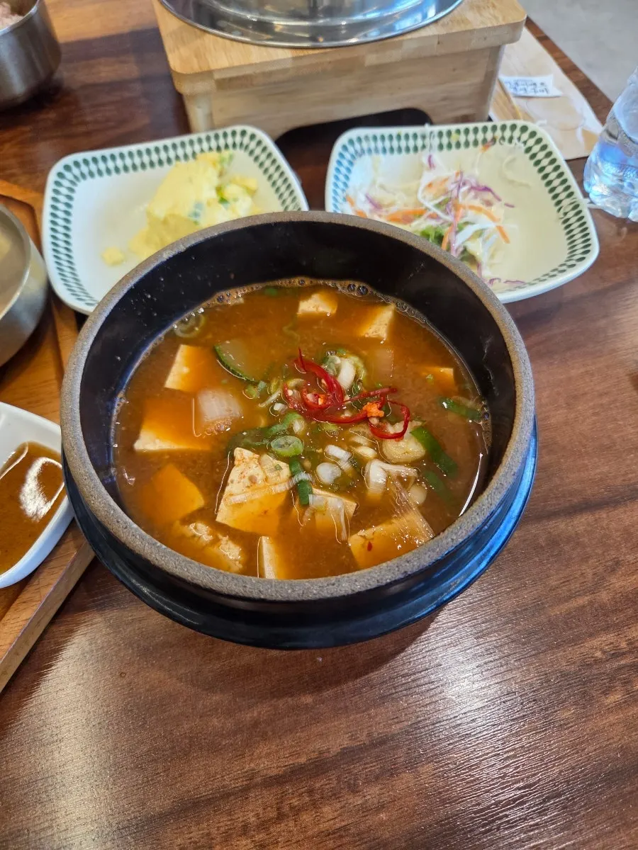 갓 지은 솥밥