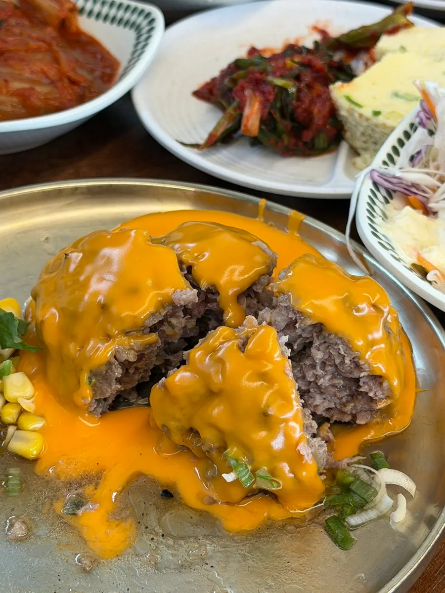 치즈 떡갈비 단면 클로즈업