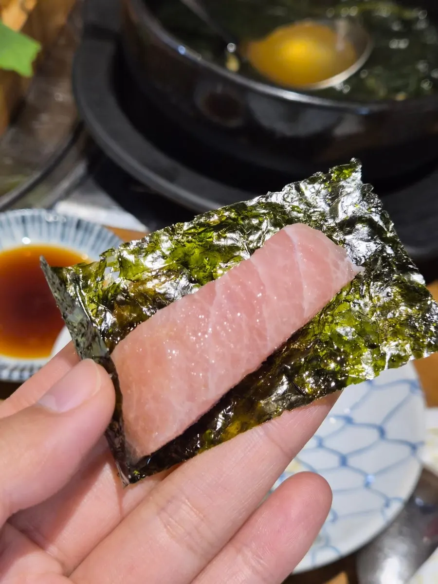 Assorted sashimi mixing tuna and flounder