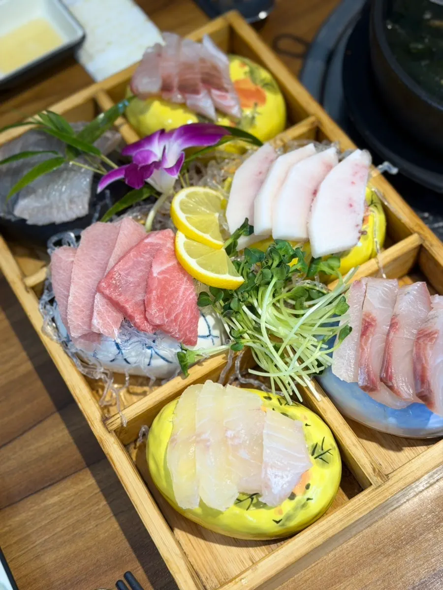Assorted sashimi platter with amberjack, tuna, and rockfish