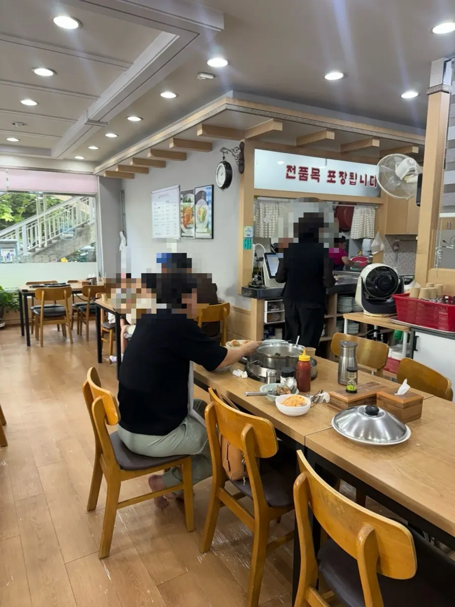 Parking area at Baekcheongu Kalguksu Yongin Dongbaek Branch