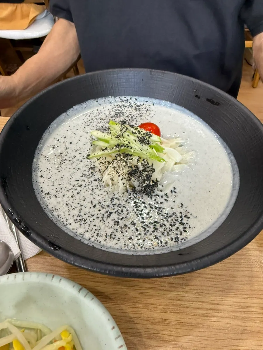 Limited soybean noodles made with Yeongwol black soybeans
