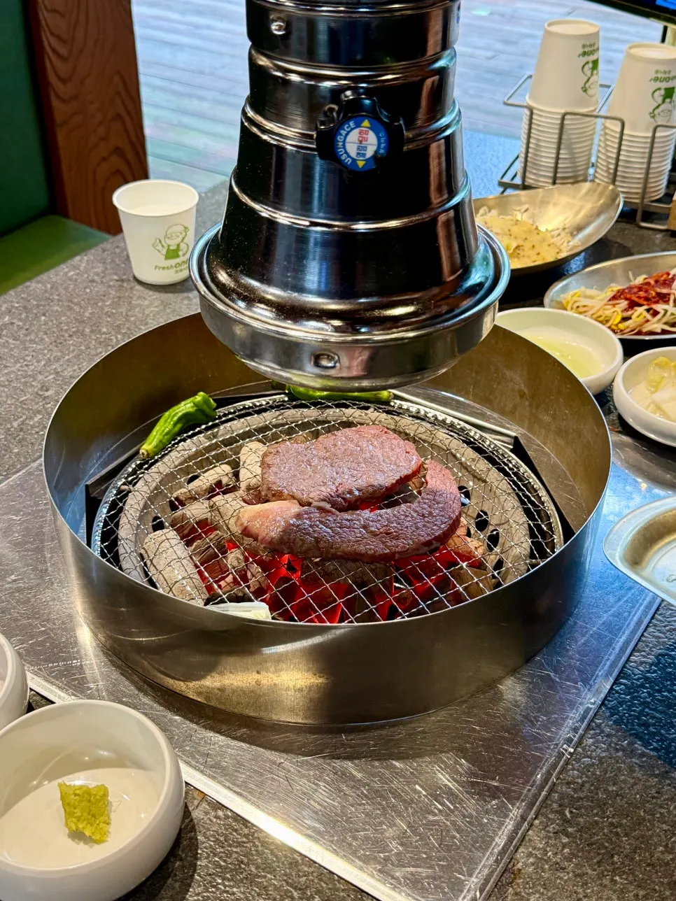 Hanwoo lower sirloin cut into bite-sized pieces