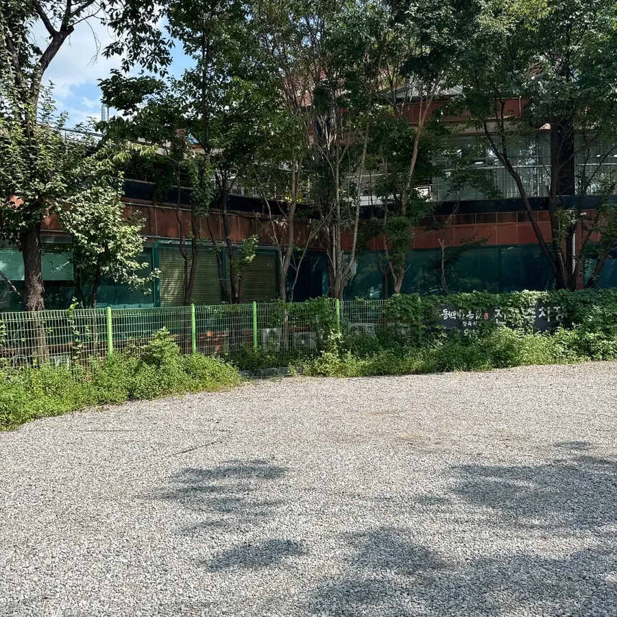 Spacious free parking area
