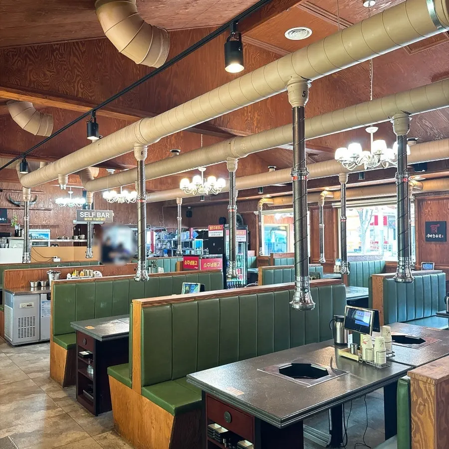 Clean interior of Dongbaek Hanokjip