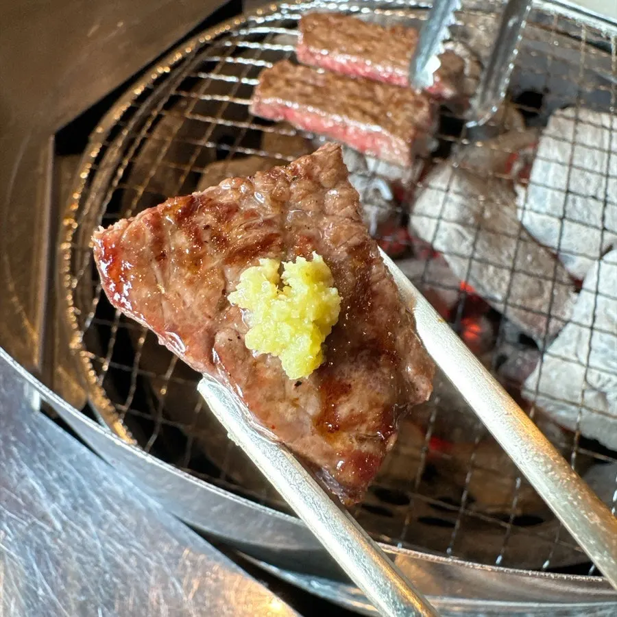 Grilled hanwoo topped with wasabi
