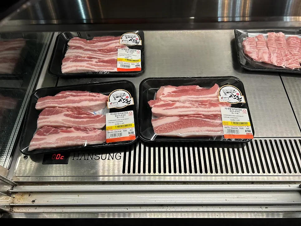 Iberico pork jowl and 1++ hanwoo rib eye picked out