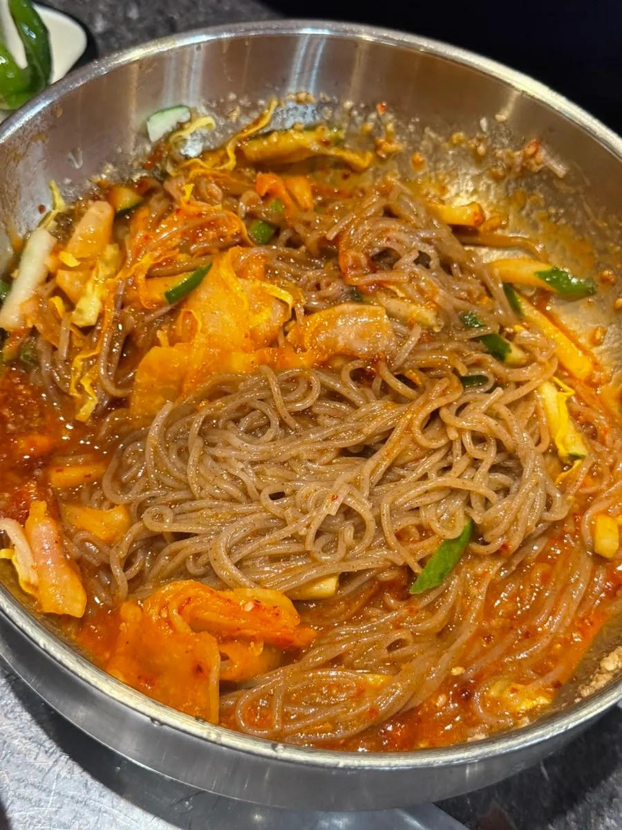 숯불에 구워진 돼지양념갈비