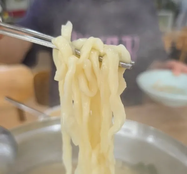 Chewy kalguksu noodles