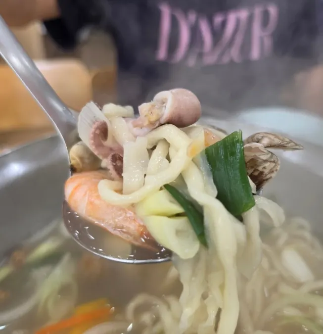 Seafood kalguksu broth