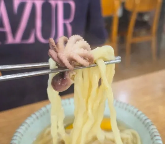 Seafood kalguksu and half-and-half dumpling meal