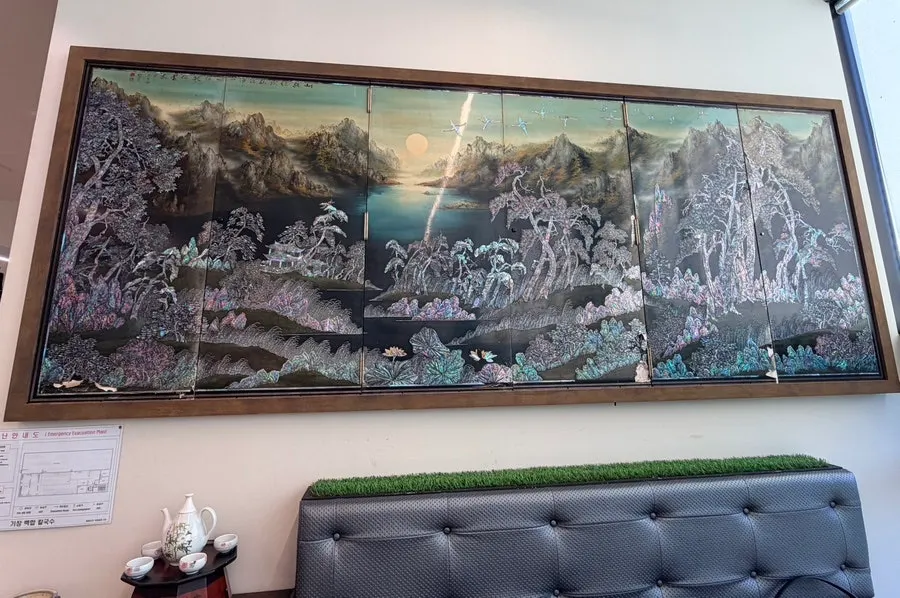 Waiting area at Dongam Tteokgalbi