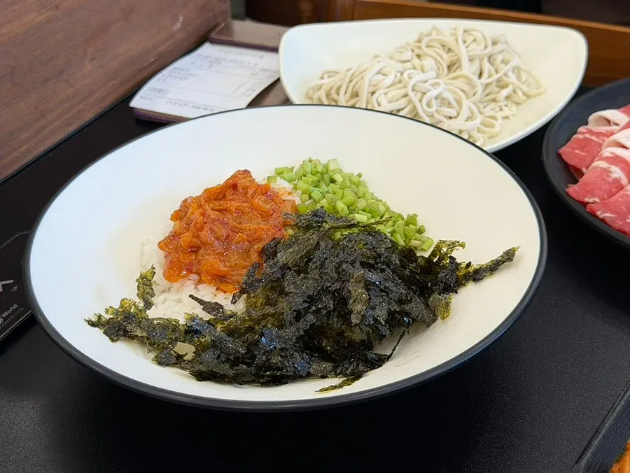 칼국수까지 먹고 남은 진한 육수