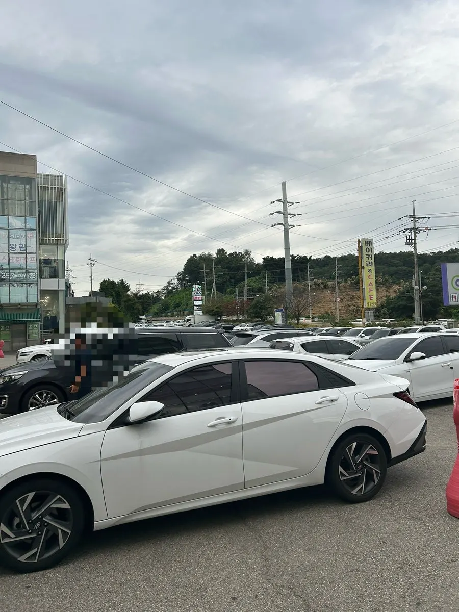 Parking area near Dongcheonhong Bongdam Branch next to Myeongjangsidae