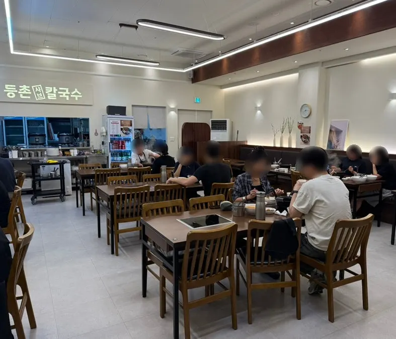 Store signage for Deungchon Shabu Kalguksu Gran Passage Branch