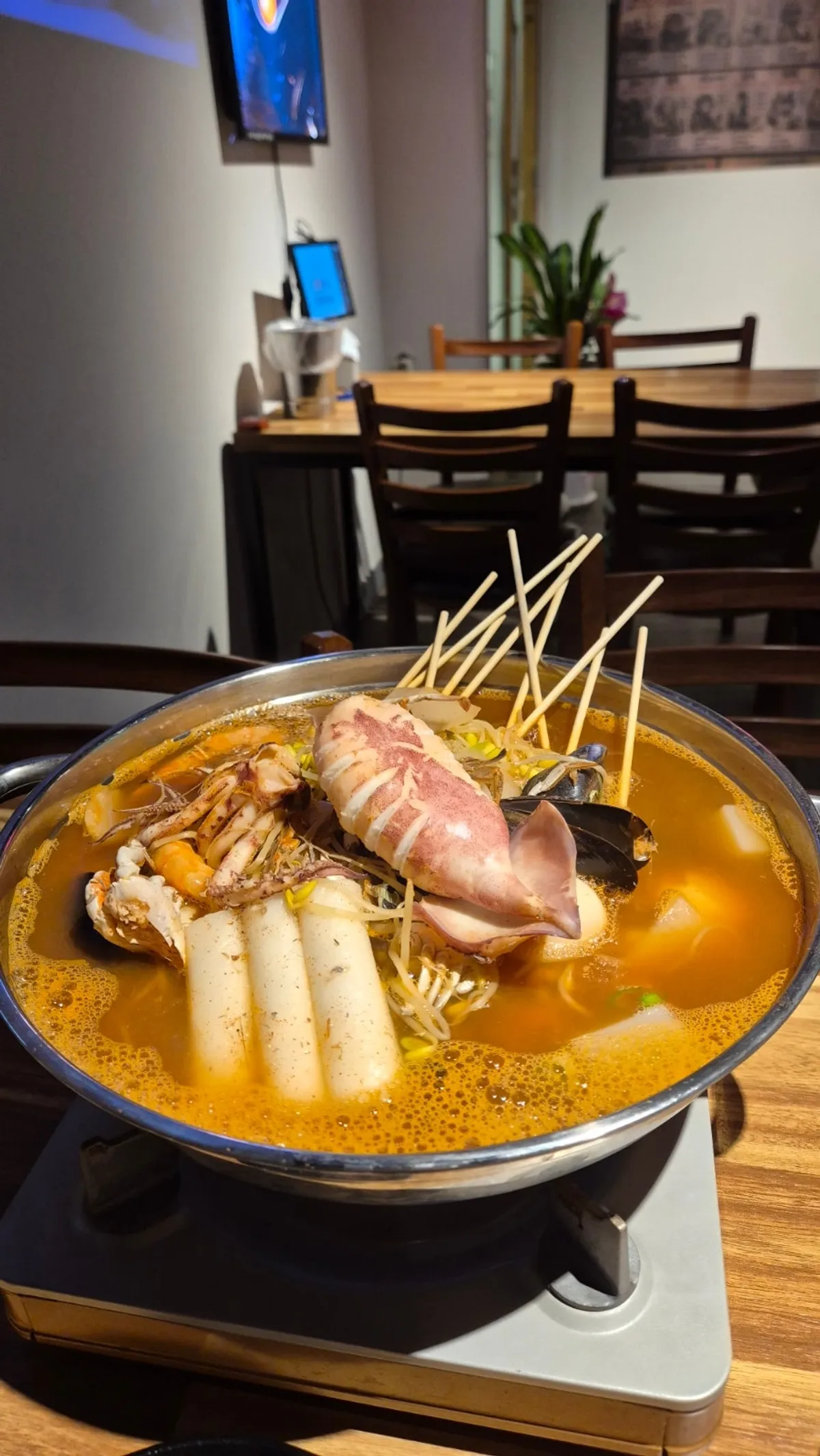 Pocha table with fish cake stew at Eomuk Pocha Tong