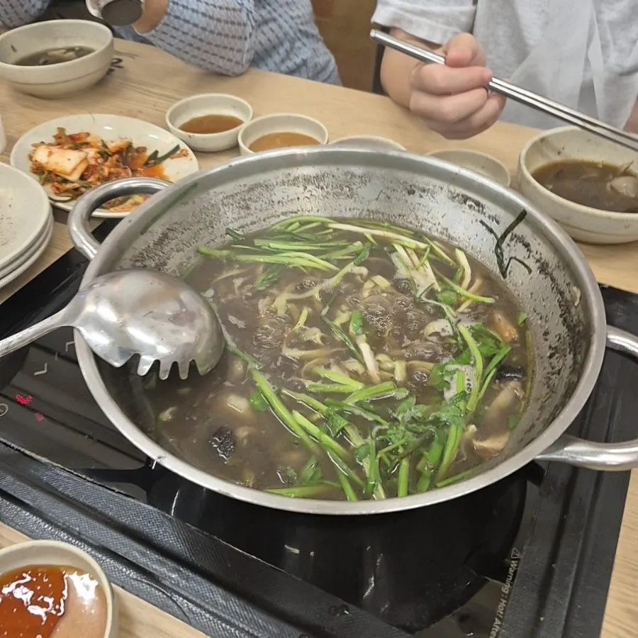 보글보글 끓여낸 동춘당 샤브 칼국수