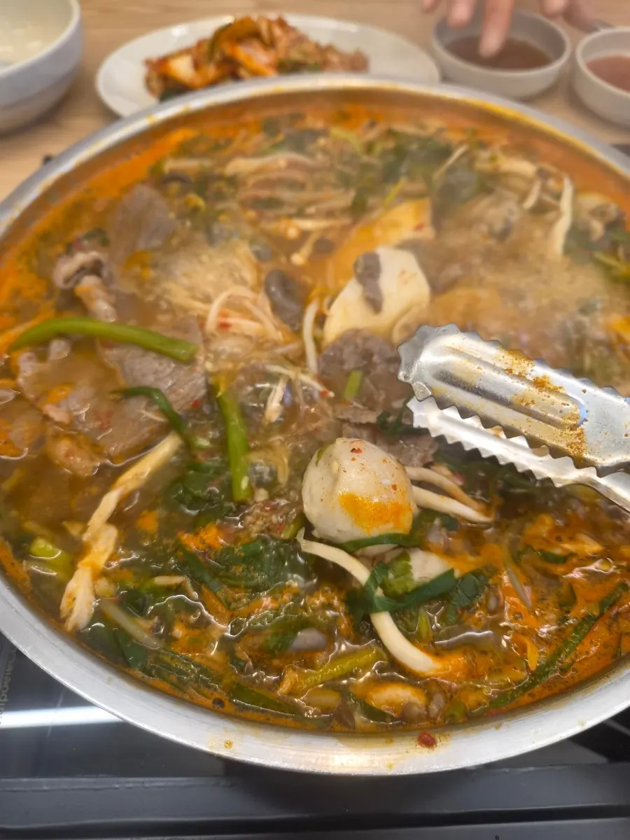 Shabu-shabu meat dipped in chili sauce