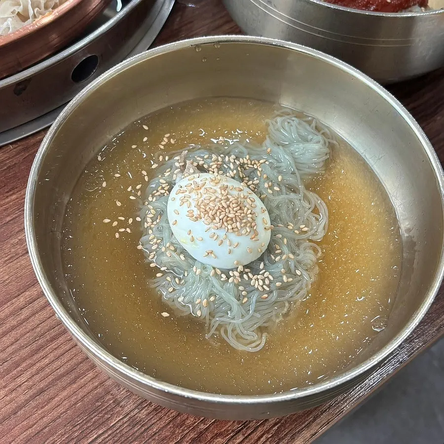 Water naengmyeon included in the set