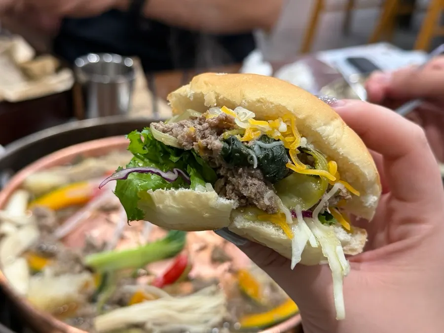 Hamburguesa de bulgogi ya armada