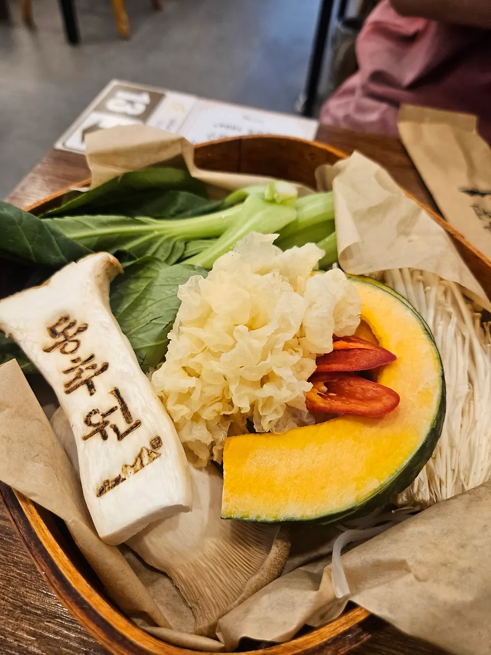 한우불고기세트 가격이 표시된 태블릿 메뉴