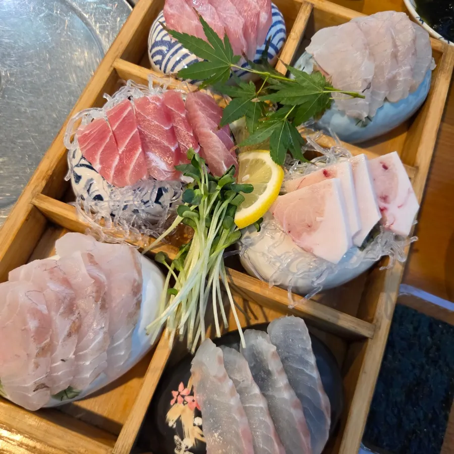 Table at Donghae Bada Hoetjip near the end of the meal