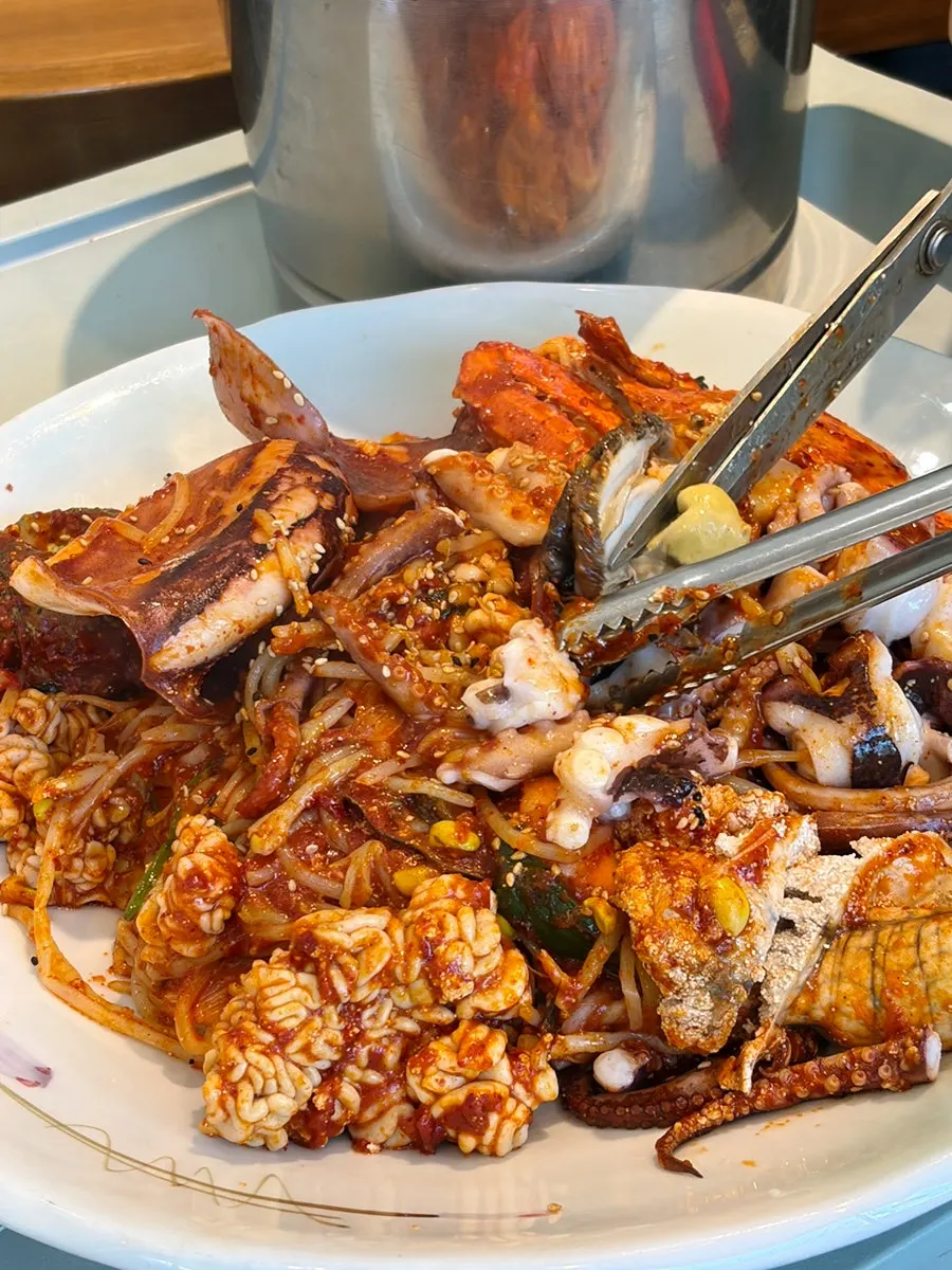 Spicy seafood stew with roe and milt
